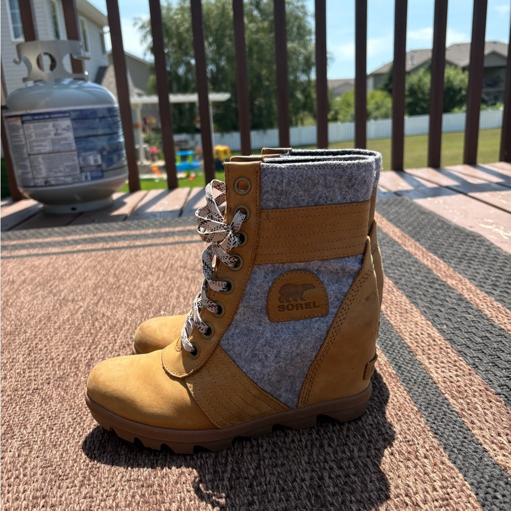 Sorel Brown and Gray Outdoor Boots